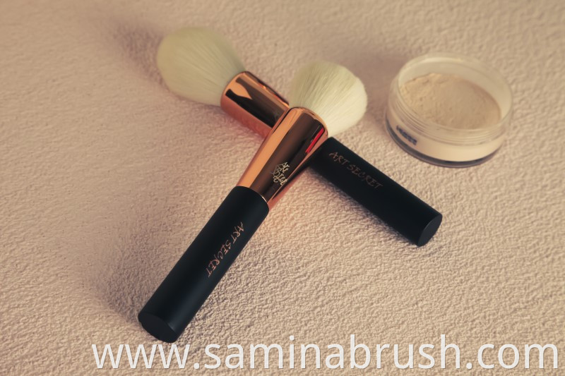 Makeup Brush 3170 02